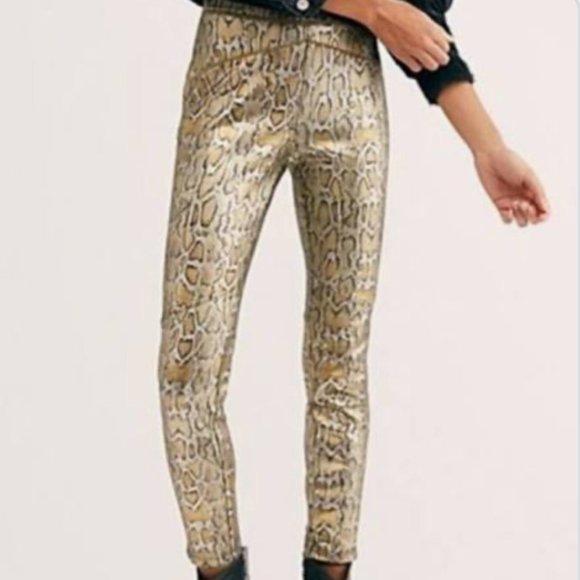 Free People, Gold Python Pull On Skinny Pants, Vegan Leather, Metallic Gold, NWT - Picture 1 of 14